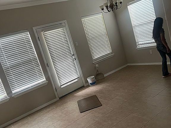 3rd image of 6032 Doulton Dr