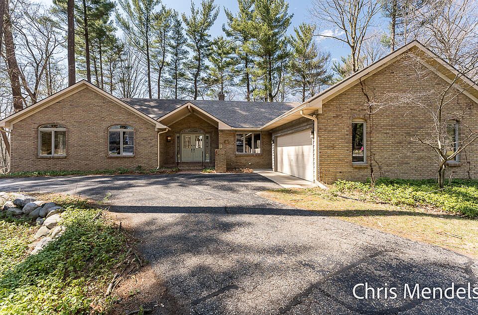 1st image of 3140 Riverwoods Dr NE
