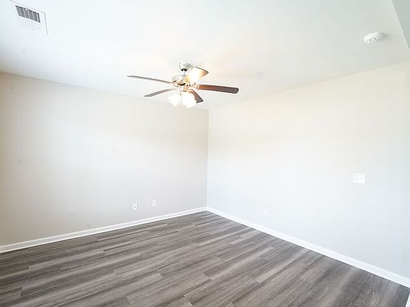 5th image of 105 Butternut Blvd