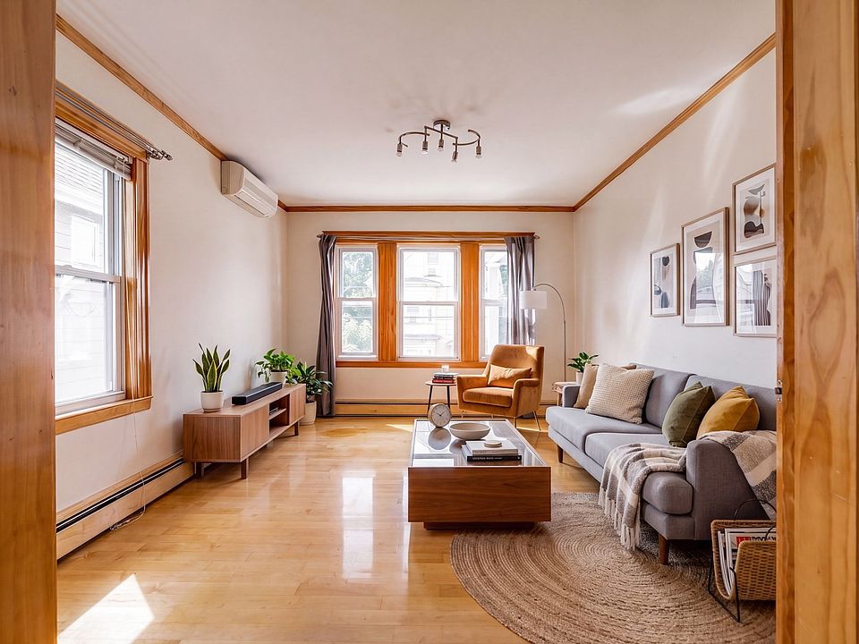 1st image of 59 Court St #2