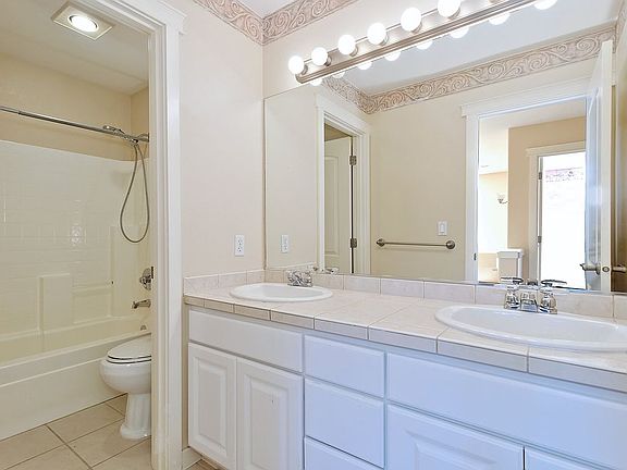 3rd image of 12525 NE 107th Pl