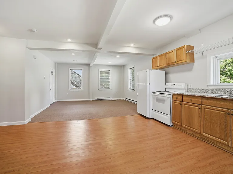 44 Howarth Rd #5 — Photo 5