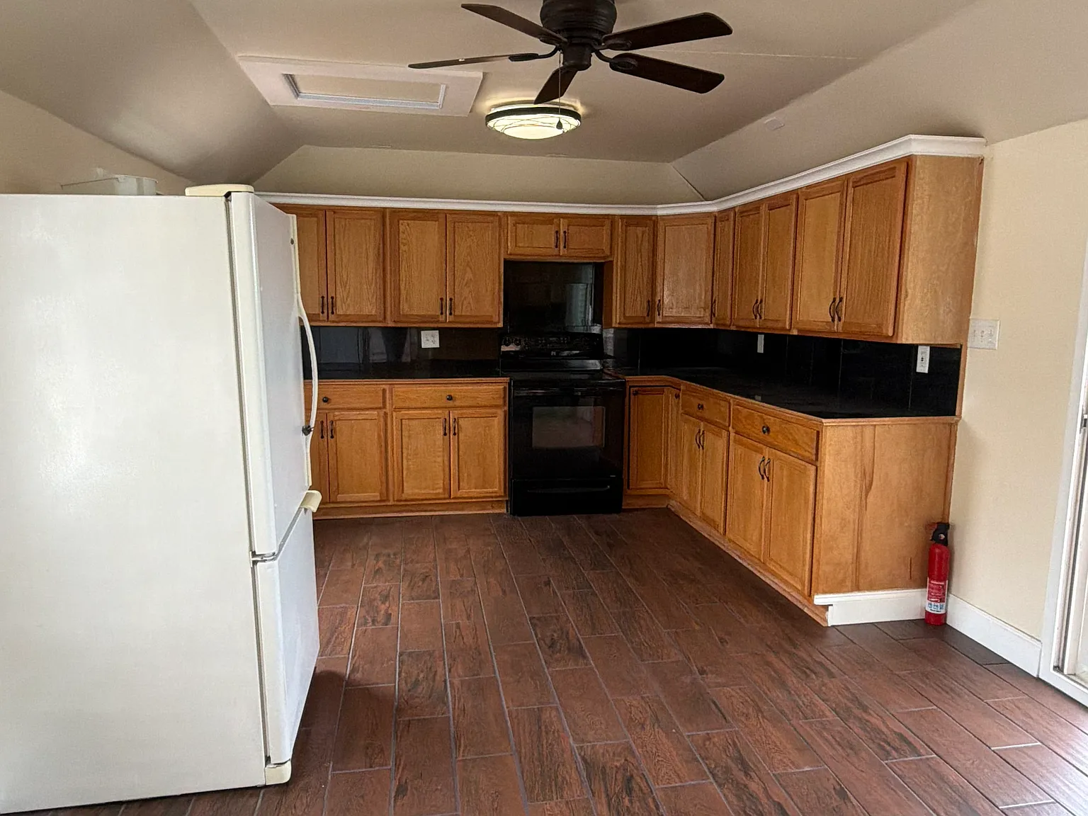 2 bed, 1000 sqft, $2,900 — Photo 2