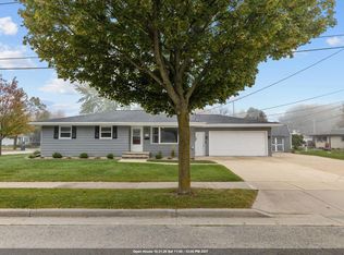 115 Daniel Ct, Combined Locks, WI 54113