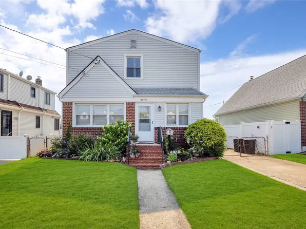 59 11th Avenue, Mineola, NY 11501