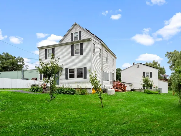 2106 Lakeview Ave, Dracut, MA 01826