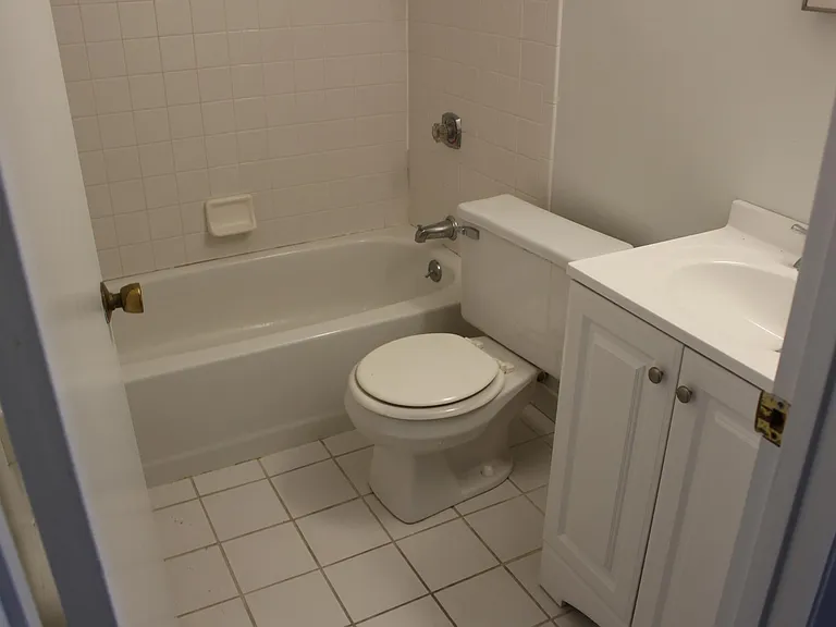 2416 Salutaris Ave #5 — Photo 11