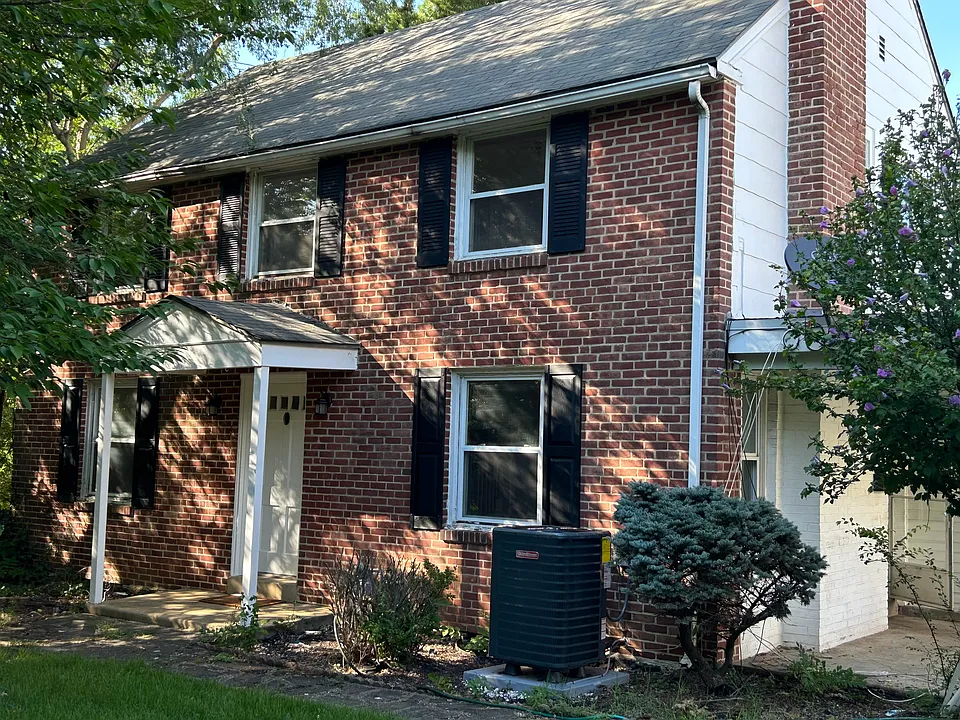 101 Sunset Dr