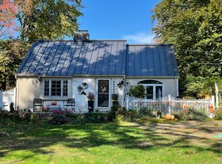 21 Fernbel Ln, West Hartford, CT 06107