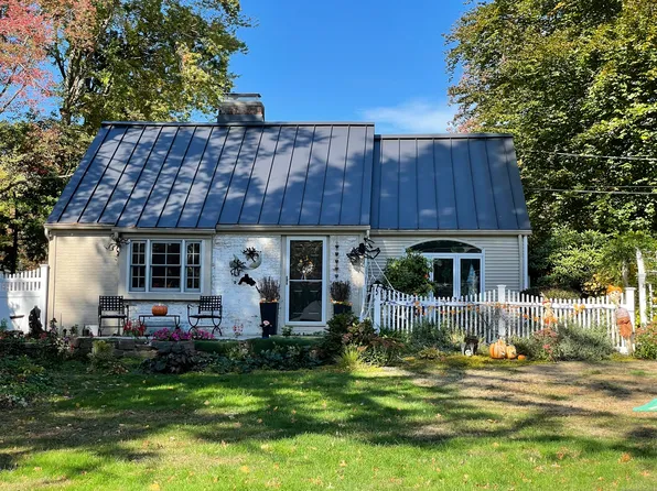 21 Fernbel Lane, West Hartford, CT 06107