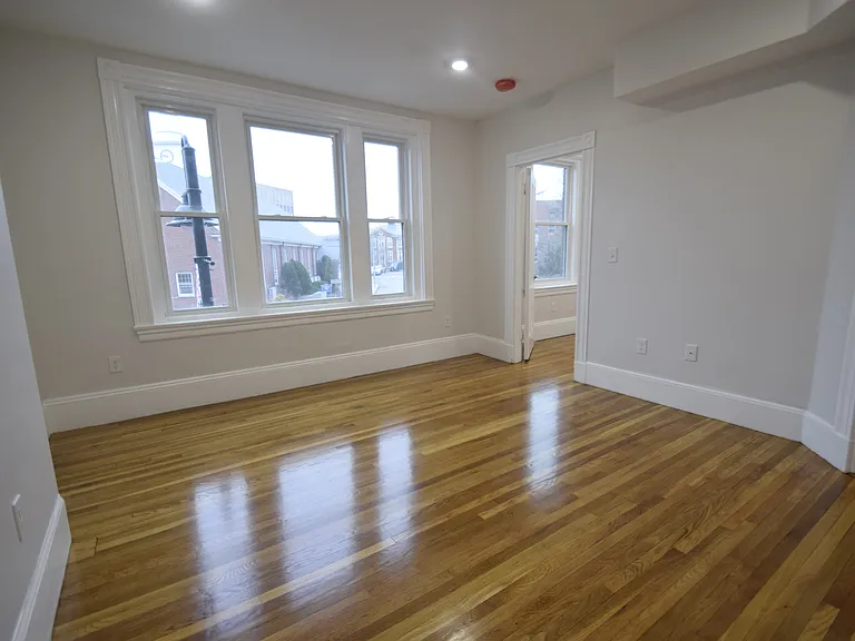 31 Harvard St #2 — Photo 6