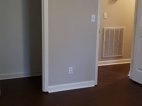 4th image of 108 Westwood Cir APT A