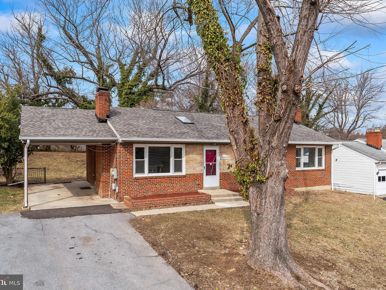 5 bed, 1288 sqft, $3,200 — Photo 4