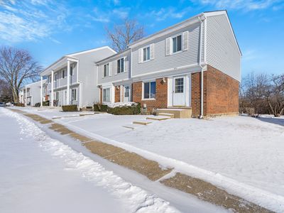 451 Yorkshire Sq, Bolingbrook, IL, 60440
