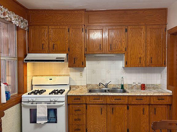 2nd image of 167 Woodfield Rd
