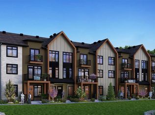 10 N Sage Meadows Lndg NW #25, Calgary, AB T3P 1E5