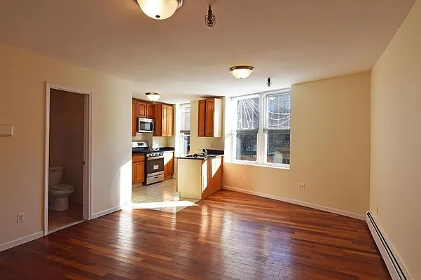 Rented by Evergreen Realty & Investments | media 15