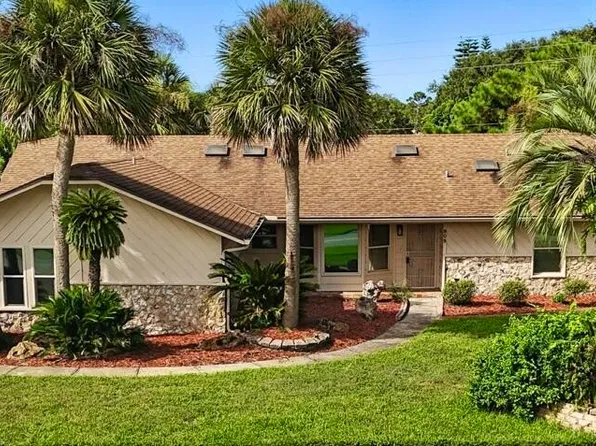 905 Pelican Bay Dr, Daytona Beach, FL 32119