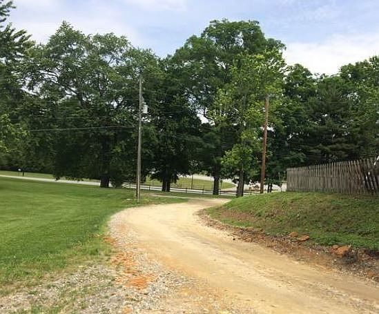 2nd image of 74 Riannon Ln