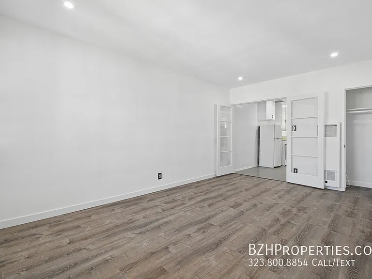 4010 Los Feliz Blvd #16 — Photo 1