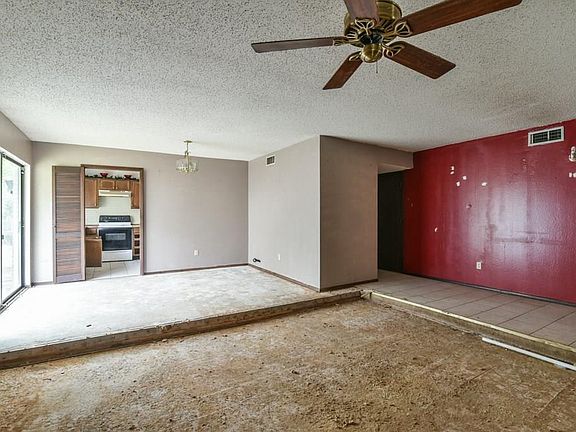 3rd image of 1722 Limetree Ln
