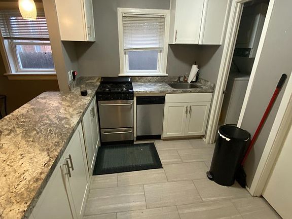 4th image of 2216 W Grace St #3