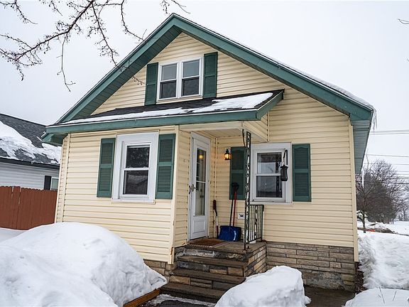 3rd image of 810 Turin St