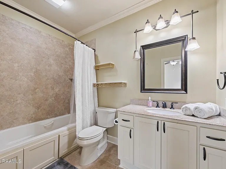 531 Esplanade Dr — Photo 8
