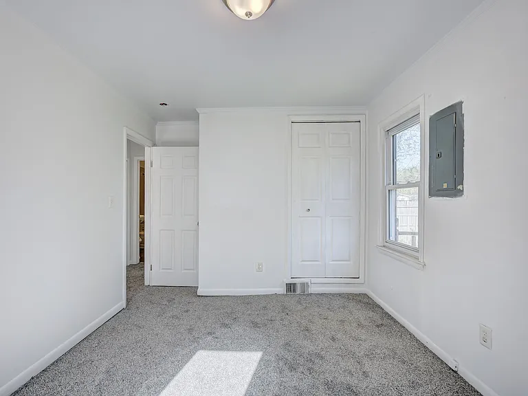 1731 E Pearl Ave — Photo 14