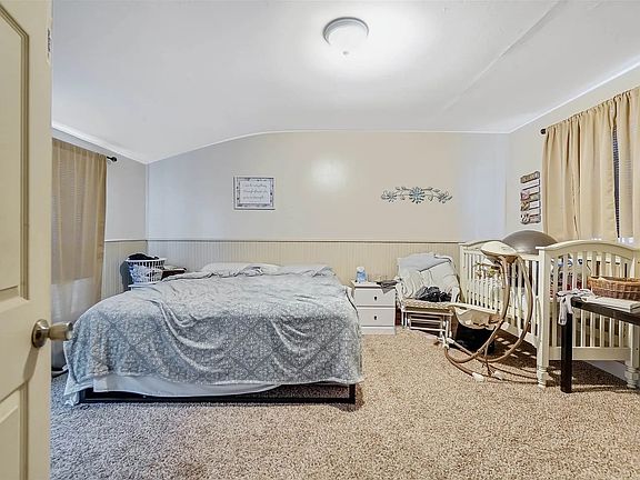 Image of room furnished (furnishings not included). Large private room with lots of natural light.