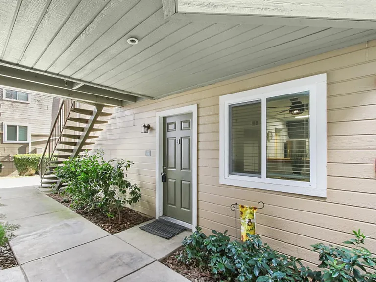 1019 Dornajo Way #150 — Photo 3