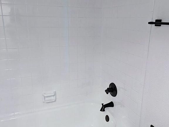 5th image of 1011 Hover St #A-D