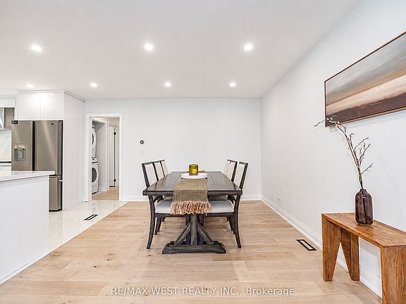 5th image of 765 Dodsworth Cres