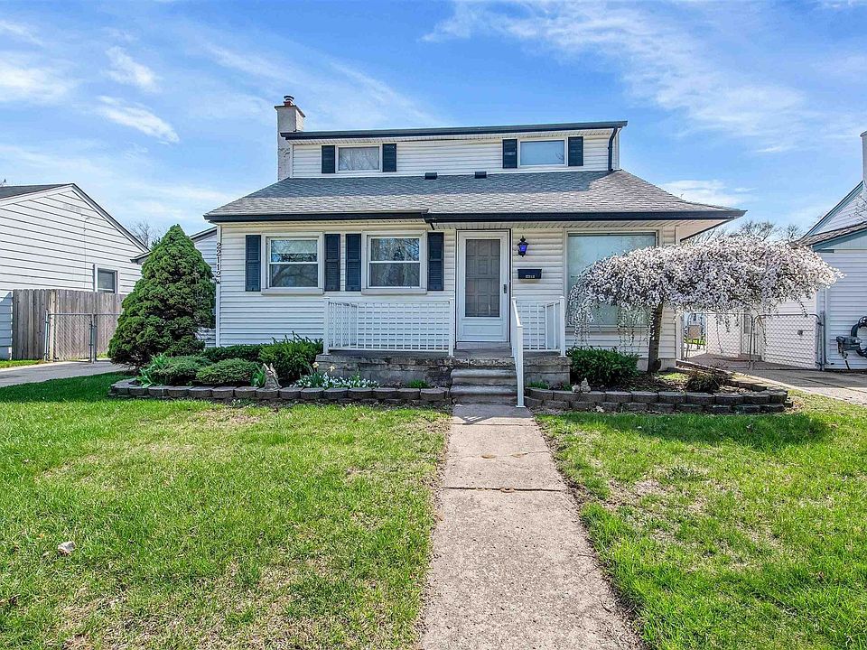 1st image of 22112 Lange St
