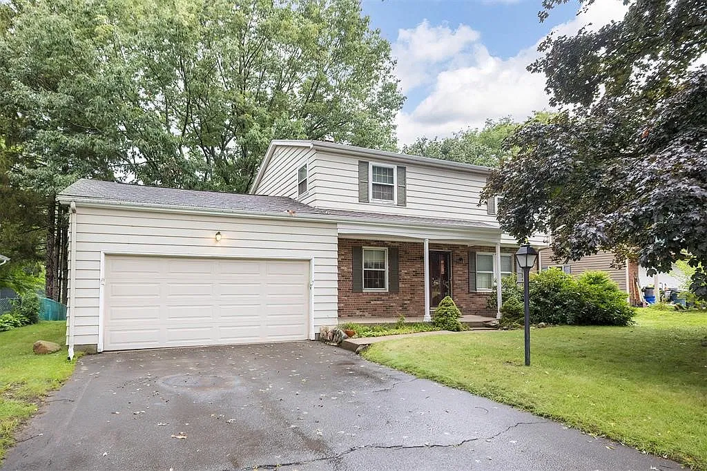 5 bed, 1.5 bath, 1680 sqft, $2,100 — Photo 1