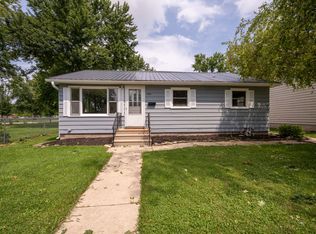 908 S 6th St, Dekalb, IL 60115