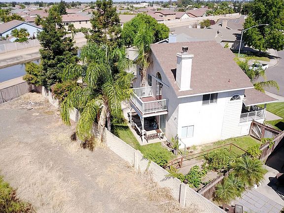 2nd image of 2926 S Rose Brook Dr