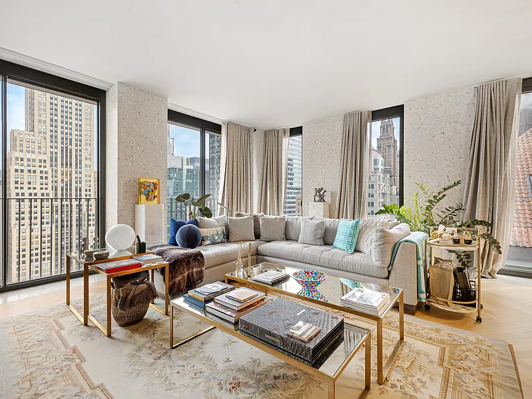 16 W 40th St #27B — Photo 4