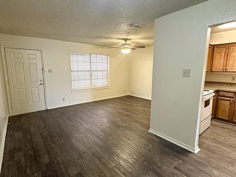 721 Avenue A #6 — Photo 6