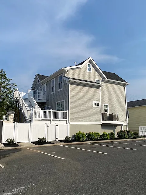 2 bed, 800 sqft, $3,600 — Photo 2