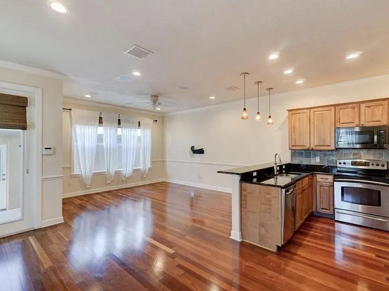 1443 Harmon Ave — Photo 4