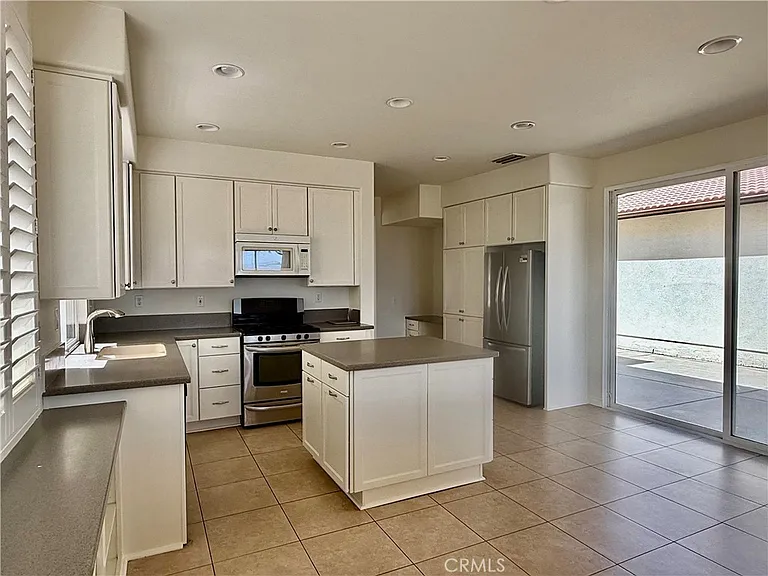 309 Lydia Ln — Photo 6