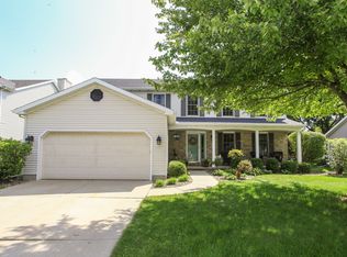 808 Old Farm Rd, Bloomington, IL 61704