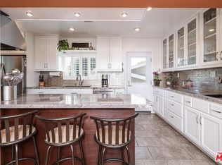 7823 Shadyspring Dr, Burbank, CA