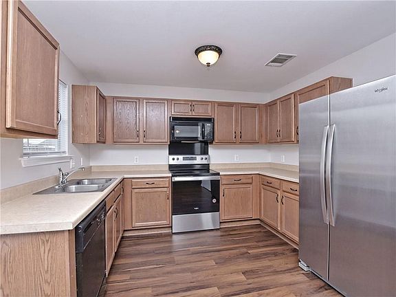 5th image of 224 Rock Hound Ln