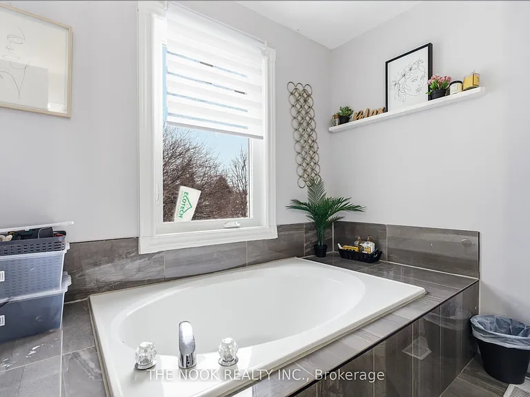 119 Brownstone Cres — Photo 19