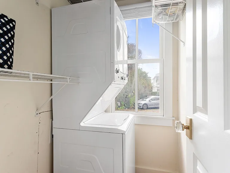 4 Ashe St #D — Photo 15
