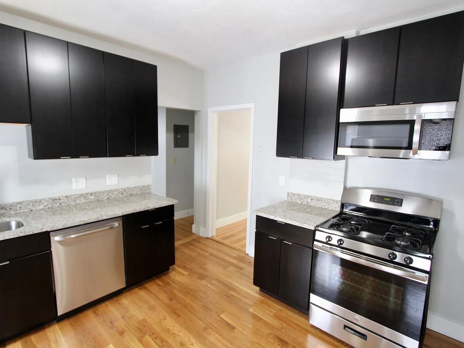 109 Pleasant Street Apartments — Photo 1