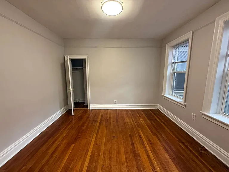 27 Kensington Ave #34E — Photo 3