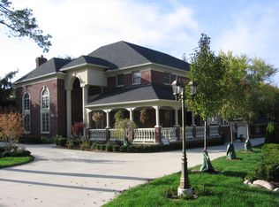 5773 Sussex Dr, Troy, MI 48098